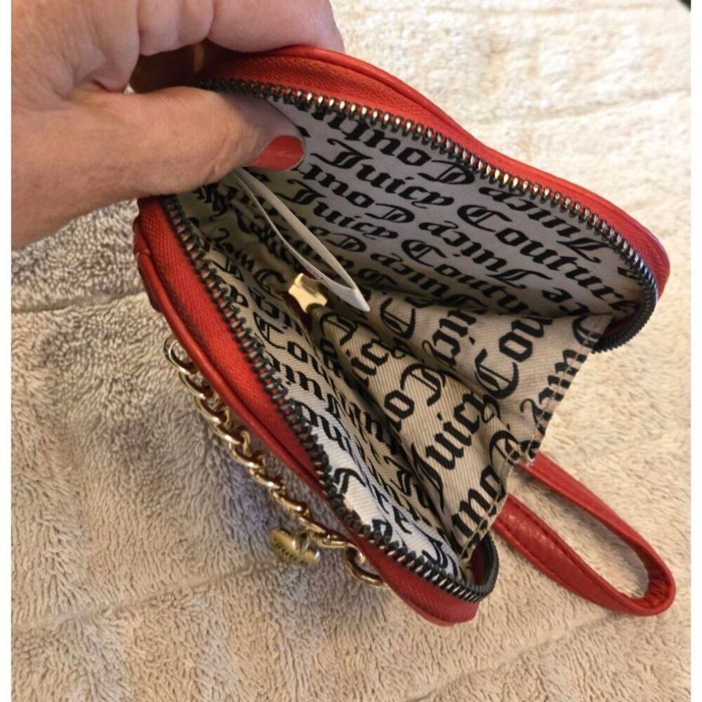 Juicy Couture Red Heart Wristlet Coin Purse Zip Around 5"x4.5" Faux Leather - Picture 4 of 7